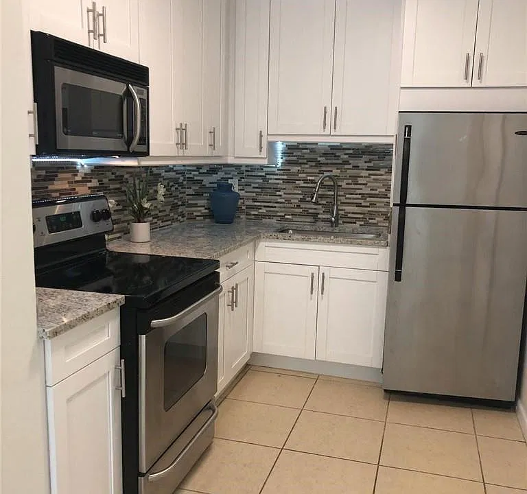2426 SE 17th Cswy #205A
