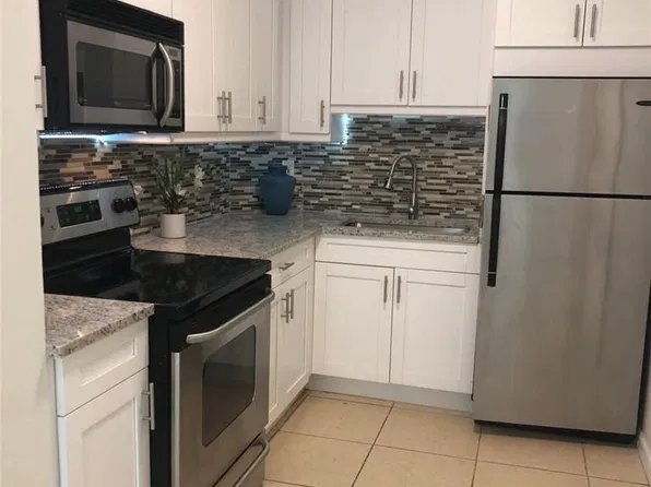 2426 SE 17th St APT 205A, Fort Lauderdale, FL 33316