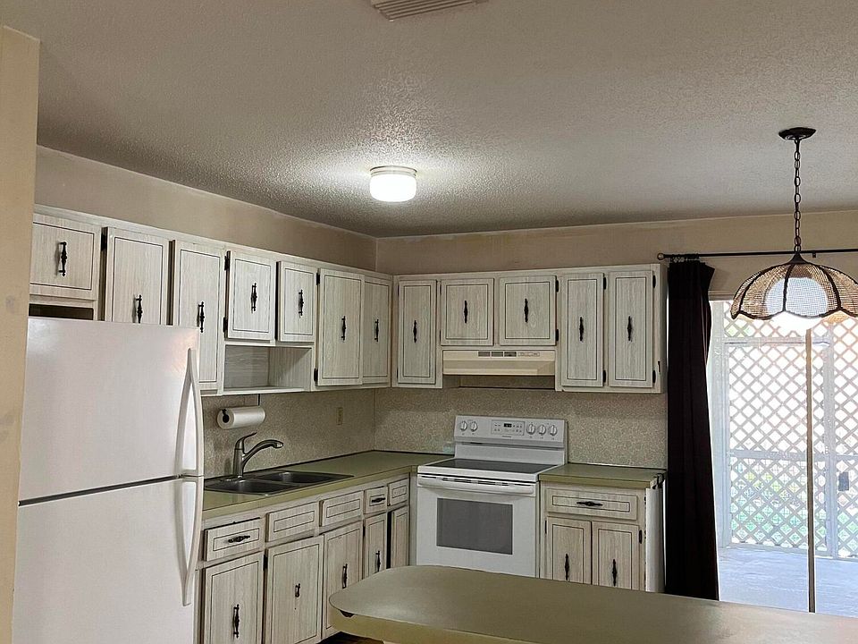 1st image of 3941 W Roan Court