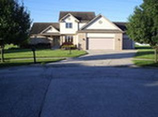 10226 Fehlberg Ct, Saint John, IN 46373