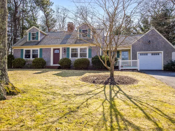 12 Bennets Neck Drive, Pocasset, MA 02559