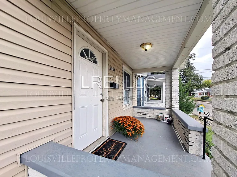 2334 Standard Ave — Photo 2