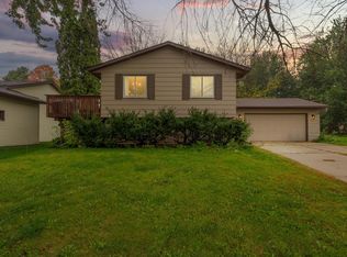 8 Aspen Ct, Faribault, MN 55021