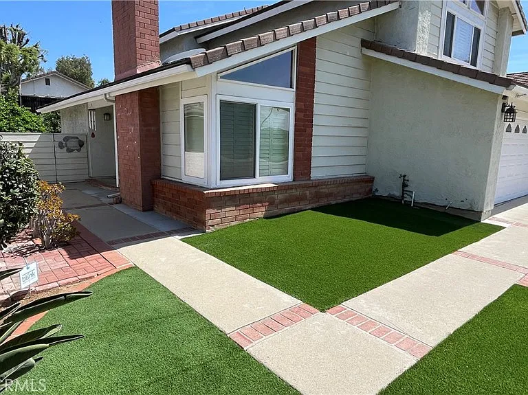 2085 Arbor Cir — Photo 3