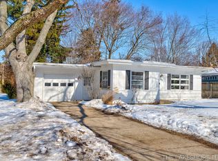 843 W 25th St, Holland, MI 49423