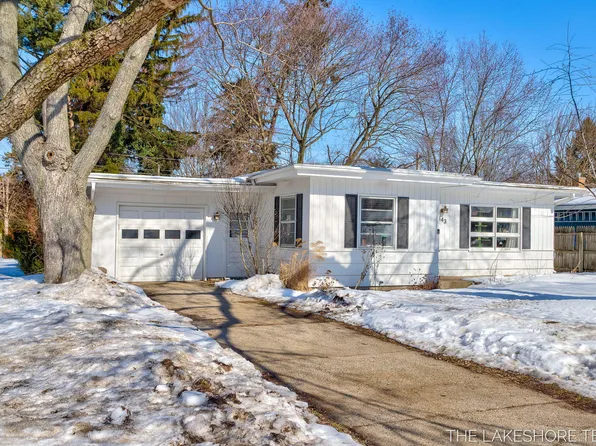 843 W 25th St, Holland, MI 49423