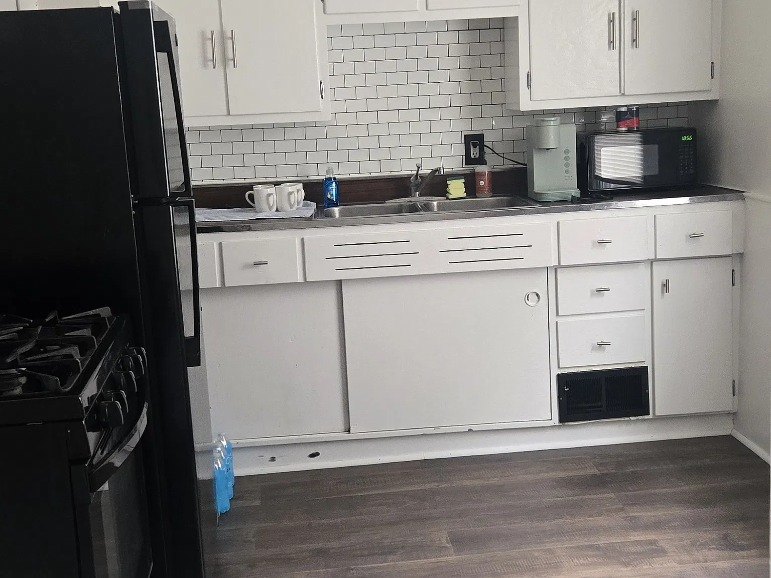 3 bed, 900 sqft, $1,200 — Photo 3