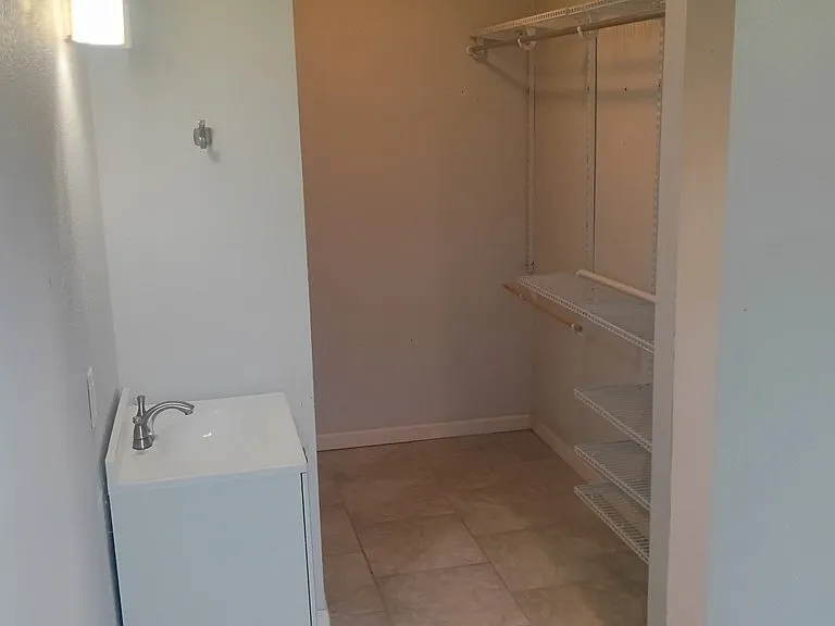 312 McKnight Dr — Photo 10