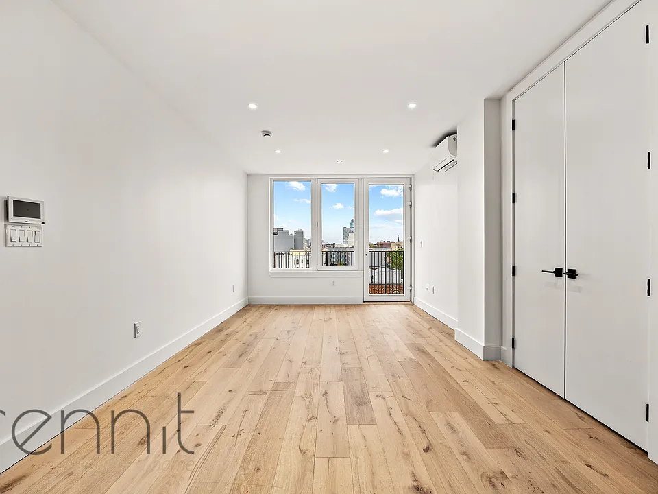 2402 Cortelyou Rd #723