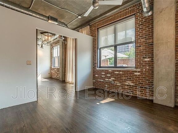 5th image of 3235 Roswell Rd NE Unit 415