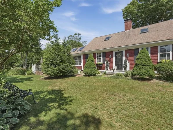 27 Crandall Rd, Little Compton, RI 02837
