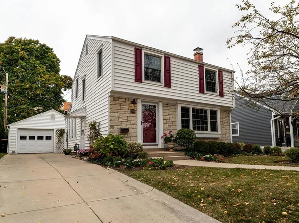 935 Currie PLACE, Wauwatosa, WI 53213