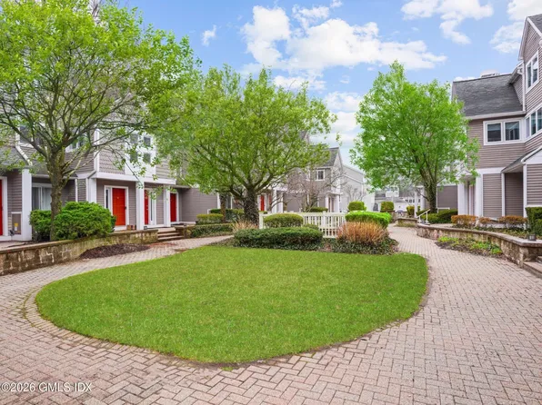 453 E Putnam Ave APT 4B, Cos Cob, CT 06807