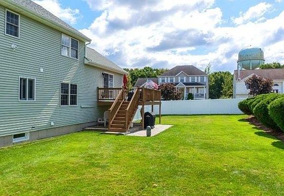 3rd image of 155 Emerald Dr