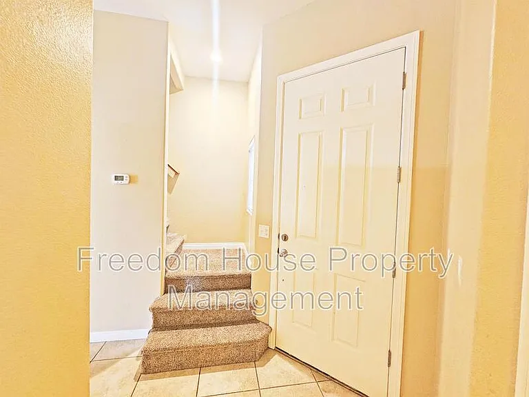 1421 Star Rd #2 — Photo 4