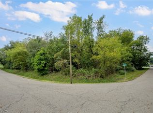 Carnegie Ave NW, Massillon, OH 44646