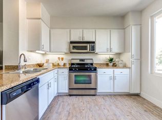 1850 Thibodo Rd #17-202, Vista, CA 92081