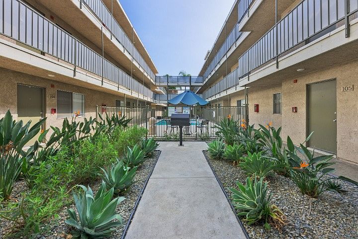 Barbecue area/ Pool Area
