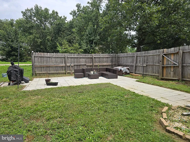 8313 Gibbons Dr — Photo 28