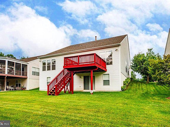 3rd image of 25 Covington Ct