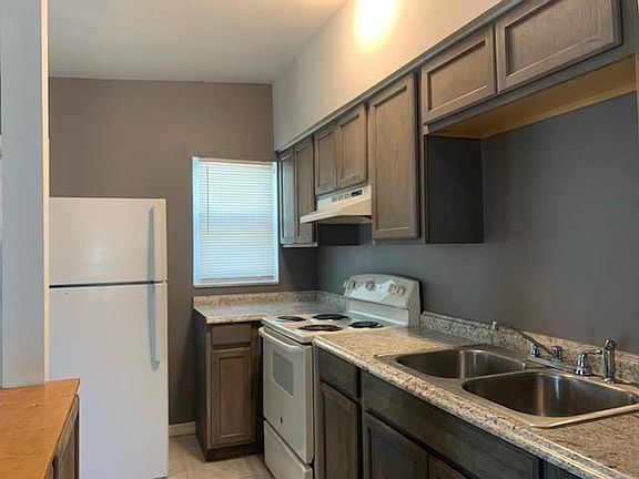 3rd image of 8726 N Mandarine Pl #2