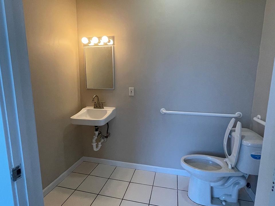 2nd image of 557 Ziegler Ave Floor 1