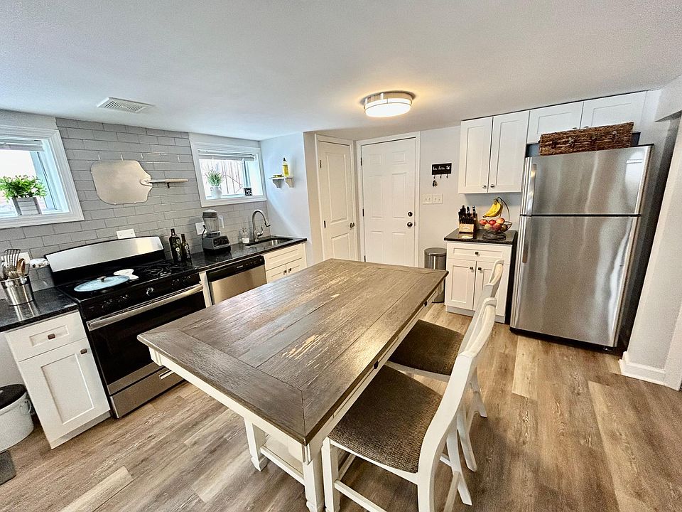 1st image of 4420 Forest Ave #G