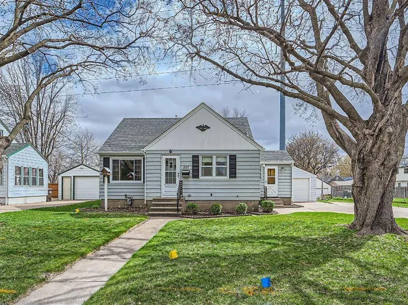 207 8th St S, South Saint Paul, MN 55075