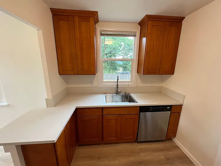 15800 SE Oatfield Rd — Photo 10