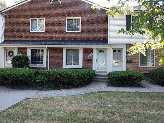 2nd image of 22869 Lakeshore Dr