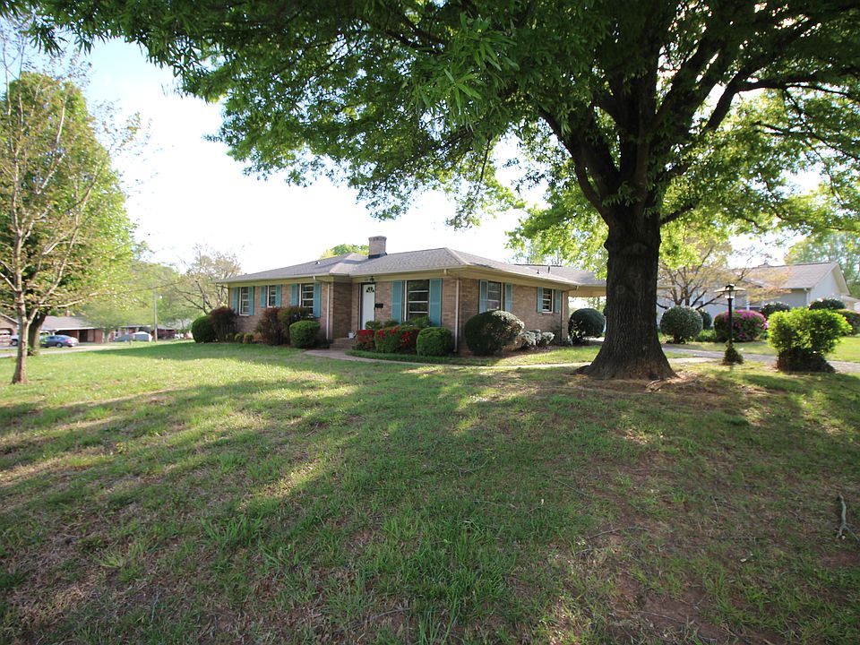 1st image of 200 Rock Creek Dr