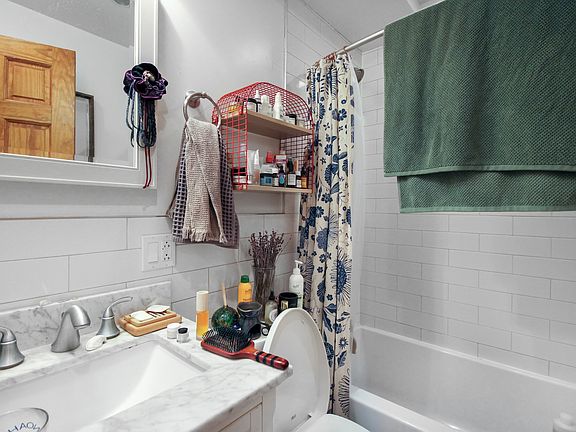 4th image of 117 Macon St APT 1