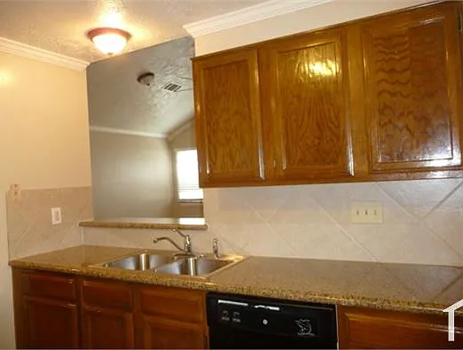 2 bed, 1160 sqft, $1,750 — Photo 2