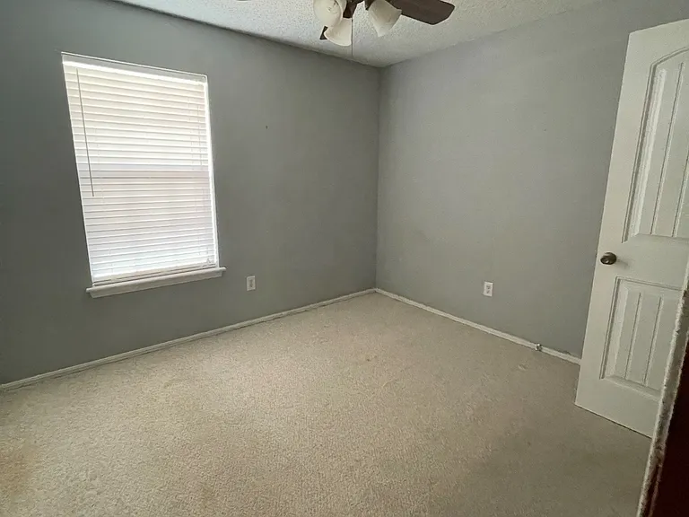 1712 N Aster Ave — Photo 7