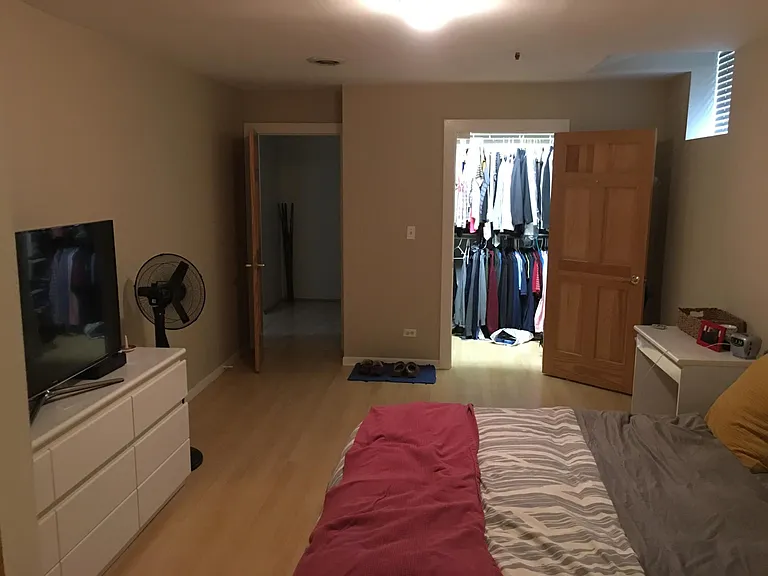 519 N May St #4 — Photo 9