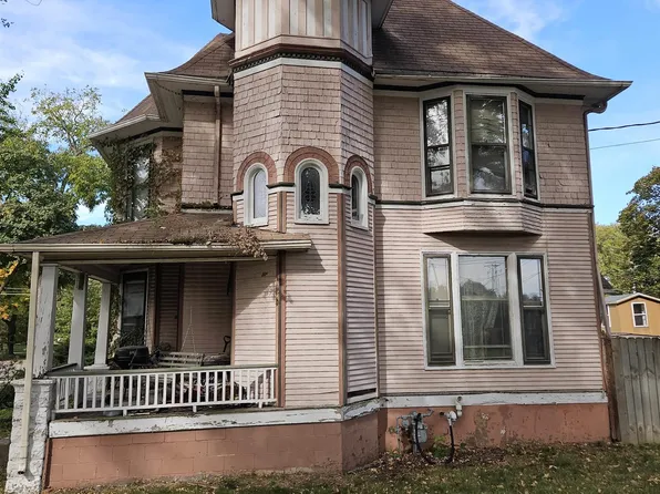 528 Lincoln Ave, Lincoln, IL 62656