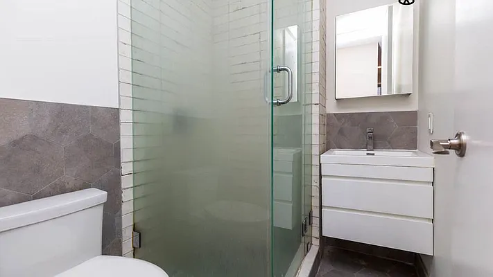 Rented by Nooklyn NYC LLC | media 8