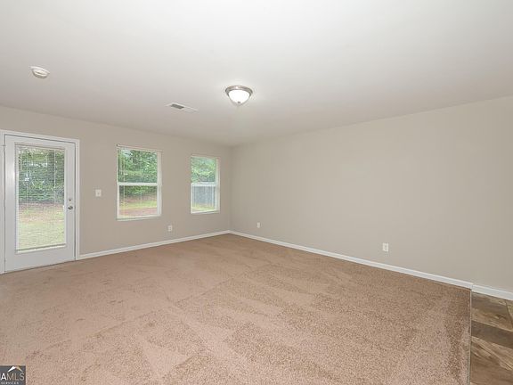 5th image of 411 Erin Ct