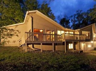 1 Goldfinch Ln, North Oaks, MN 55127