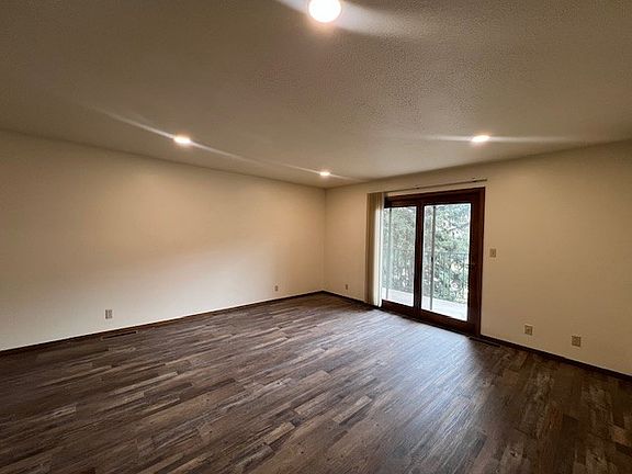3rd image of 3968 Fairway Hills Dr