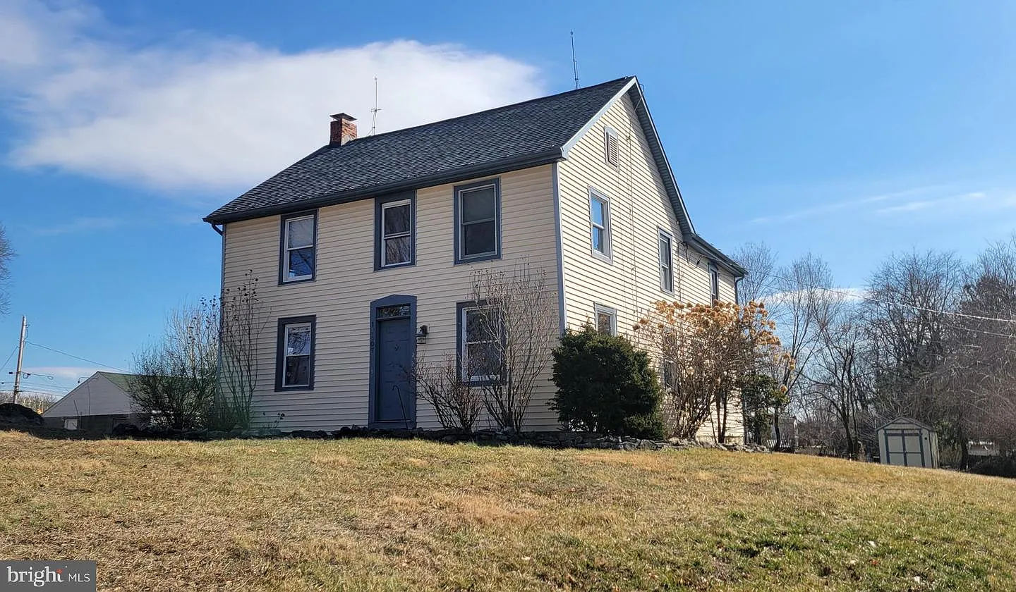 17507 Gay St photo 1