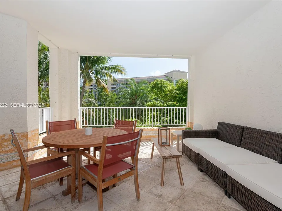 715 Crandon Blvd #306
