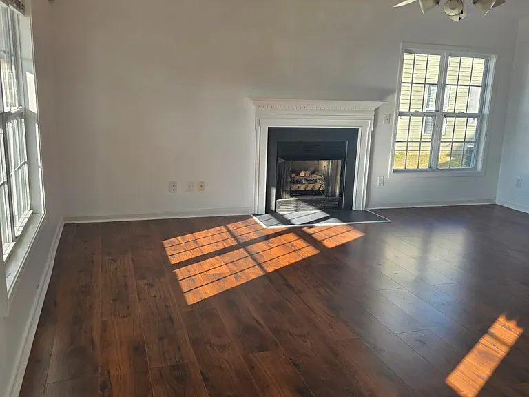 143 Bennington Dr — Photo 13