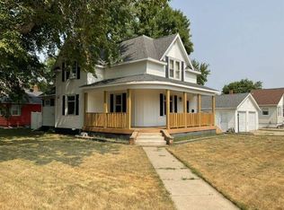 401 3rd St SE, Rugby, ND 58368