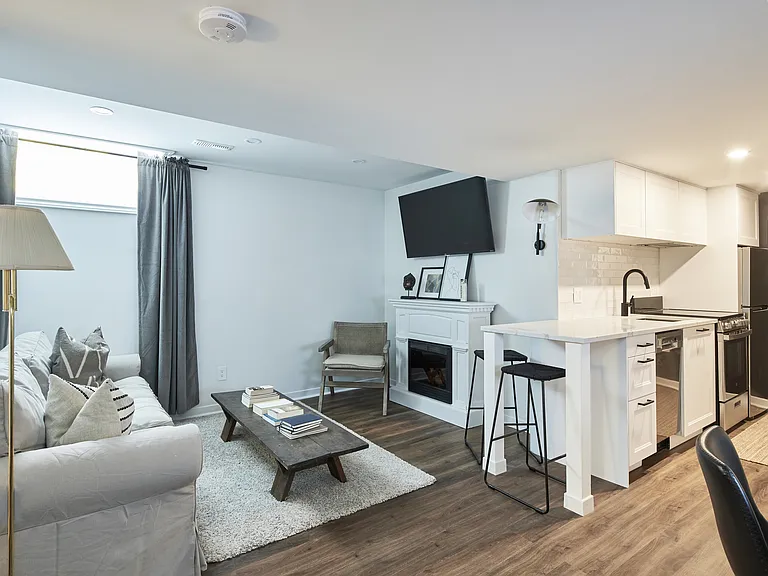 331 Catherine St — Photo 18