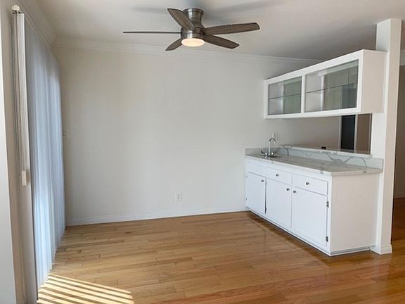 5th image of 616 N Flores St APT 206