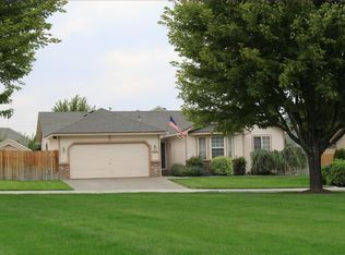 3225 S Conway Dr, Kennewick, WA 99337