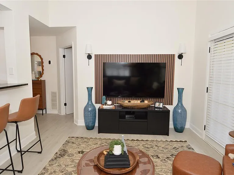 8714 Mallard Reserve Dr #201 — Photo 24