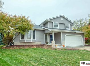 15107 Grover Cir, Omaha, NE 68144