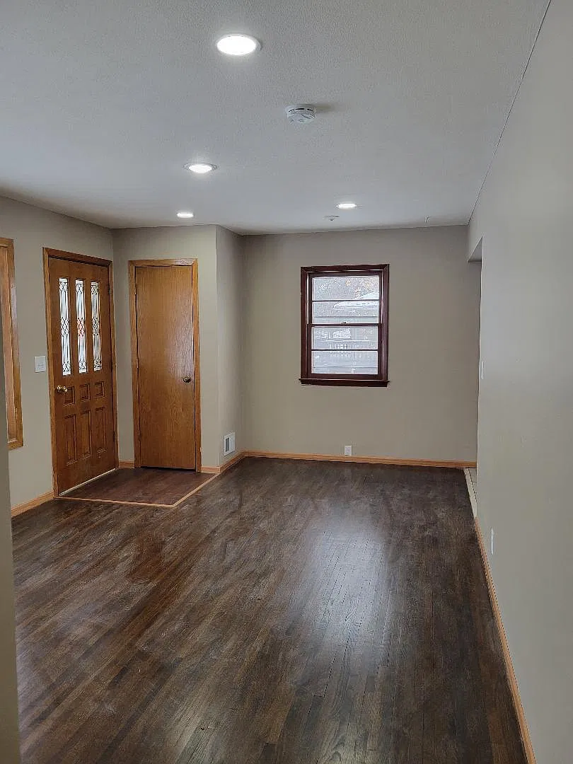 4 bed, 1800 sqft, $2,500 — Photo 2